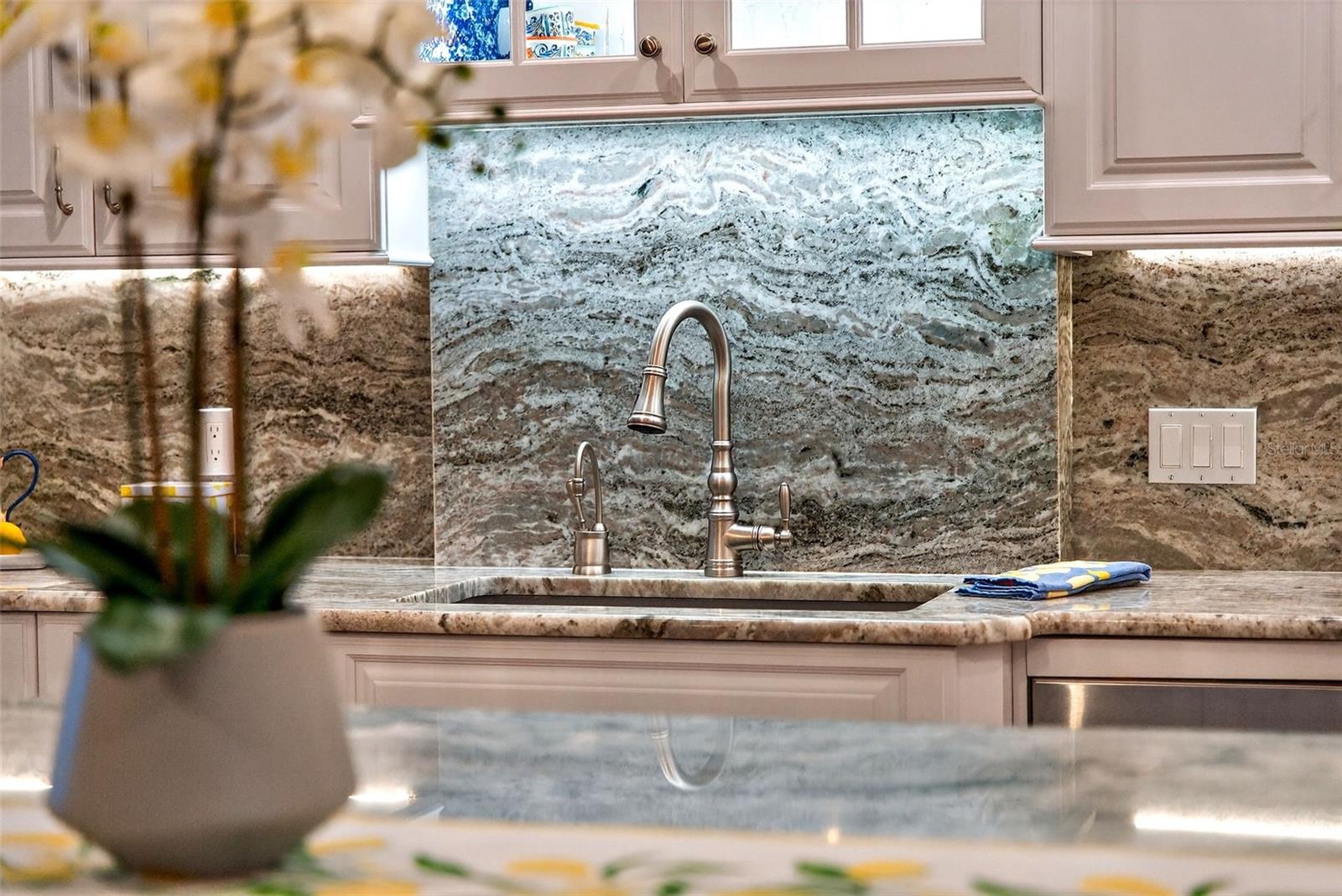 DOLPHIN BAY-SIESTA KEY SEC A - Residential