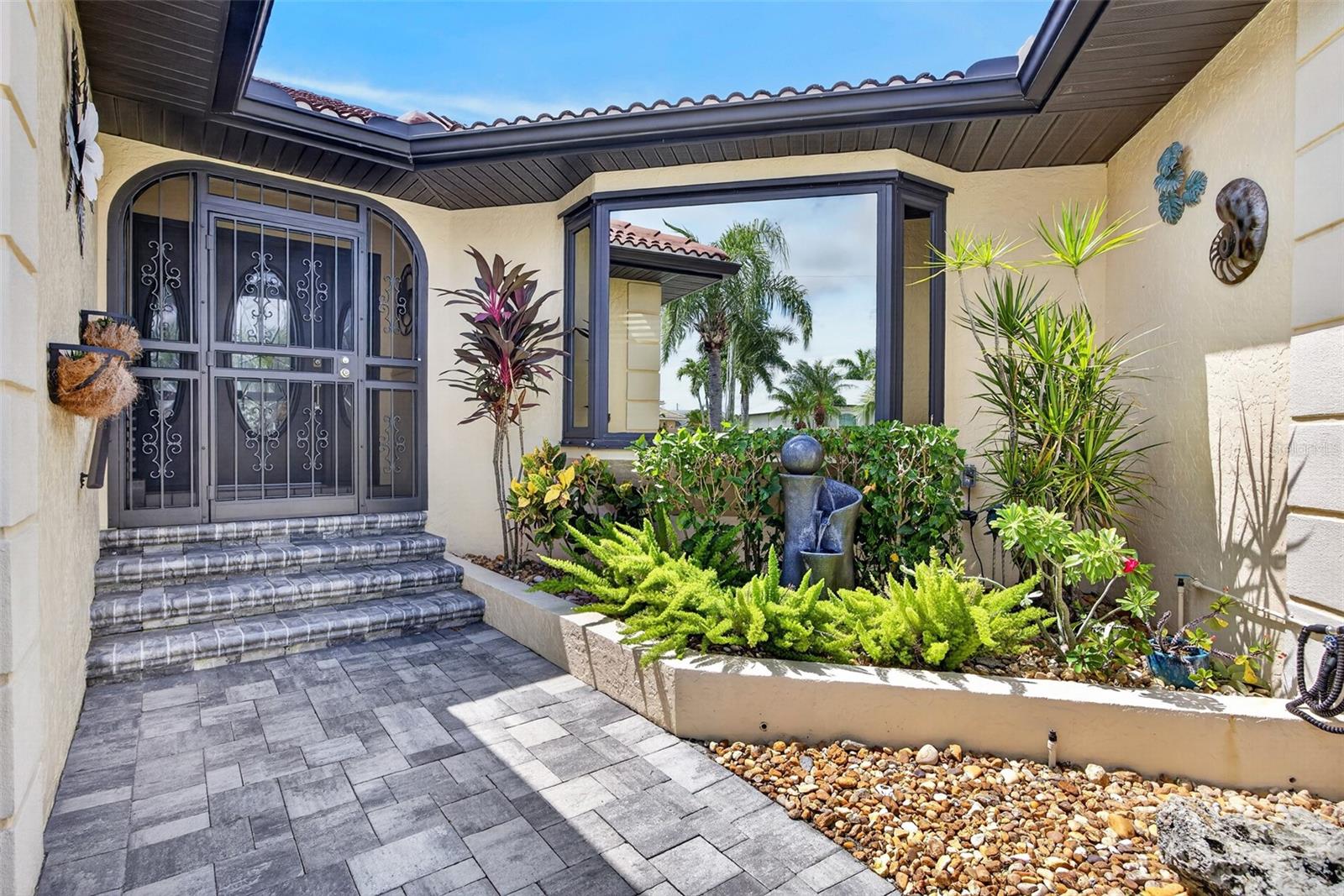 3323 DOMINICA COURT, PUNTA GORDA, FL, 33950 4 3323 DOMINICA COURT