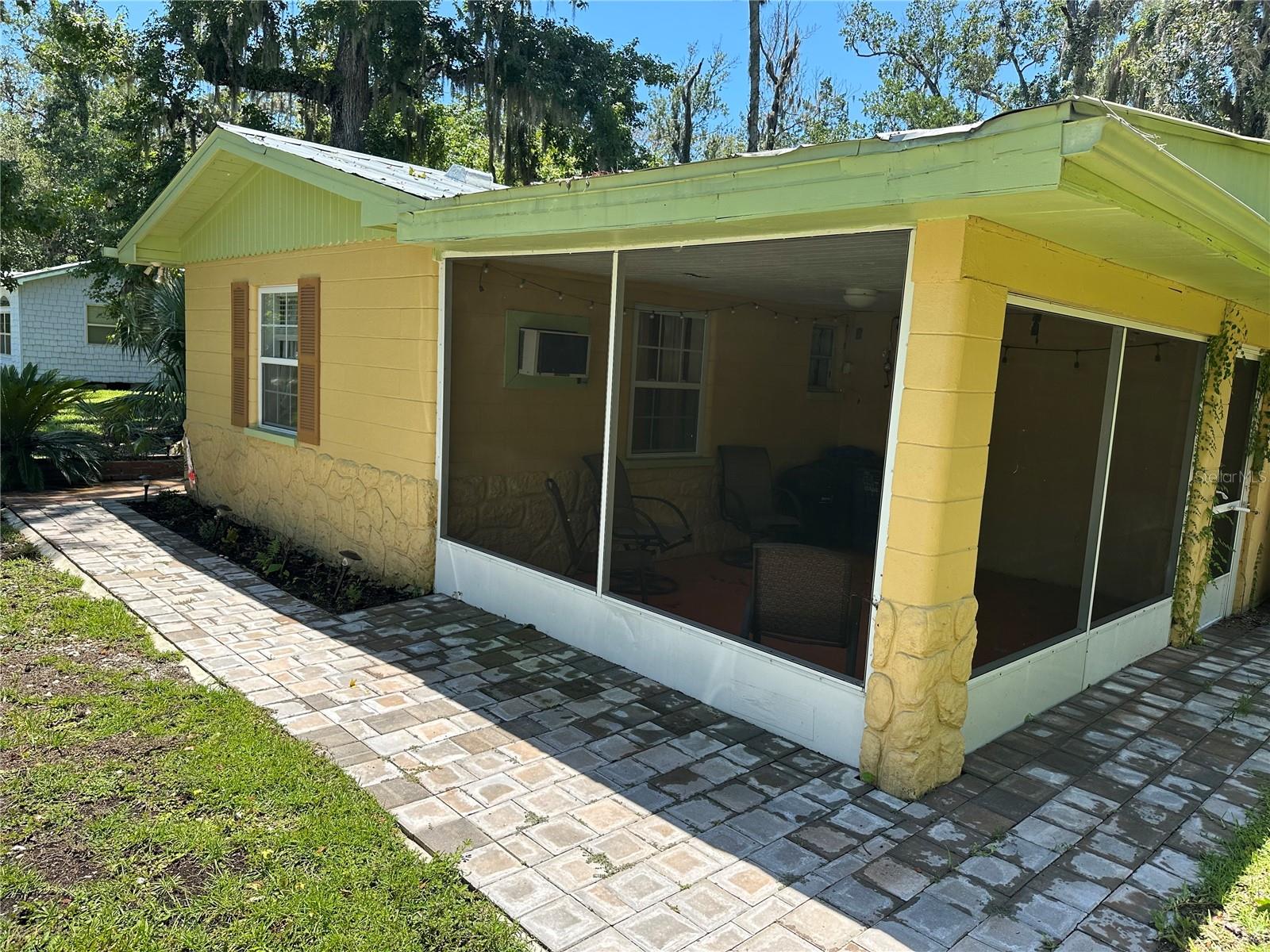 BLUE SPGS PARK HADLEYS HIDEAWAY HOMOSASSA - Residential Income