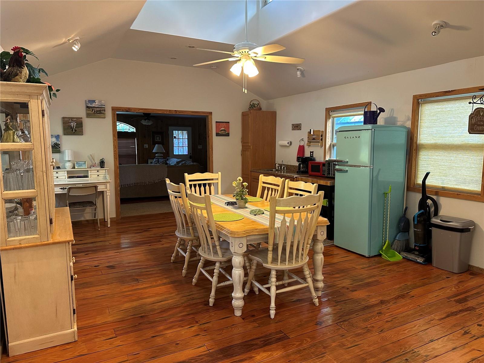 BLUE SPGS PARK HADLEYS HIDEAWAY HOMOSASSA - Residential Income