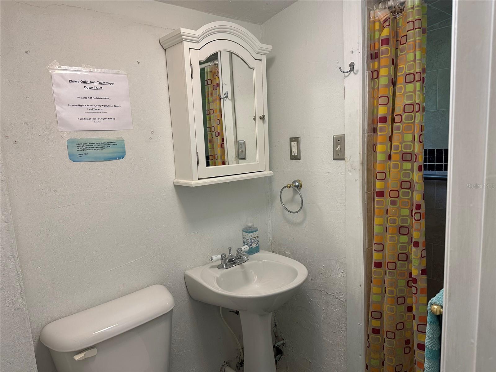 BLUE SPGS PARK HADLEYS HIDEAWAY HOMOSASSA - Residential Income