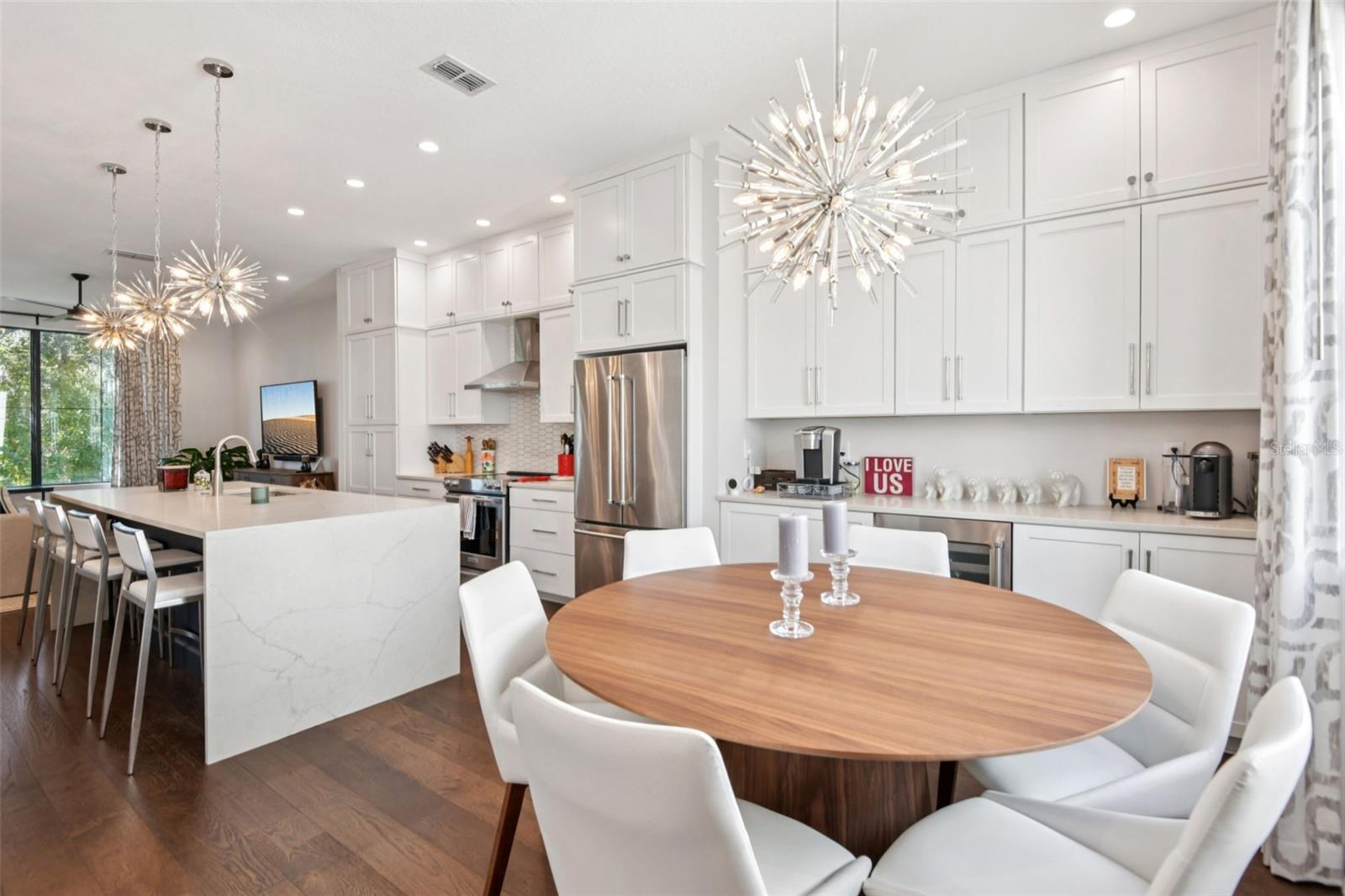 SHORE HOUSE TWNHMS UN 12 - Residential