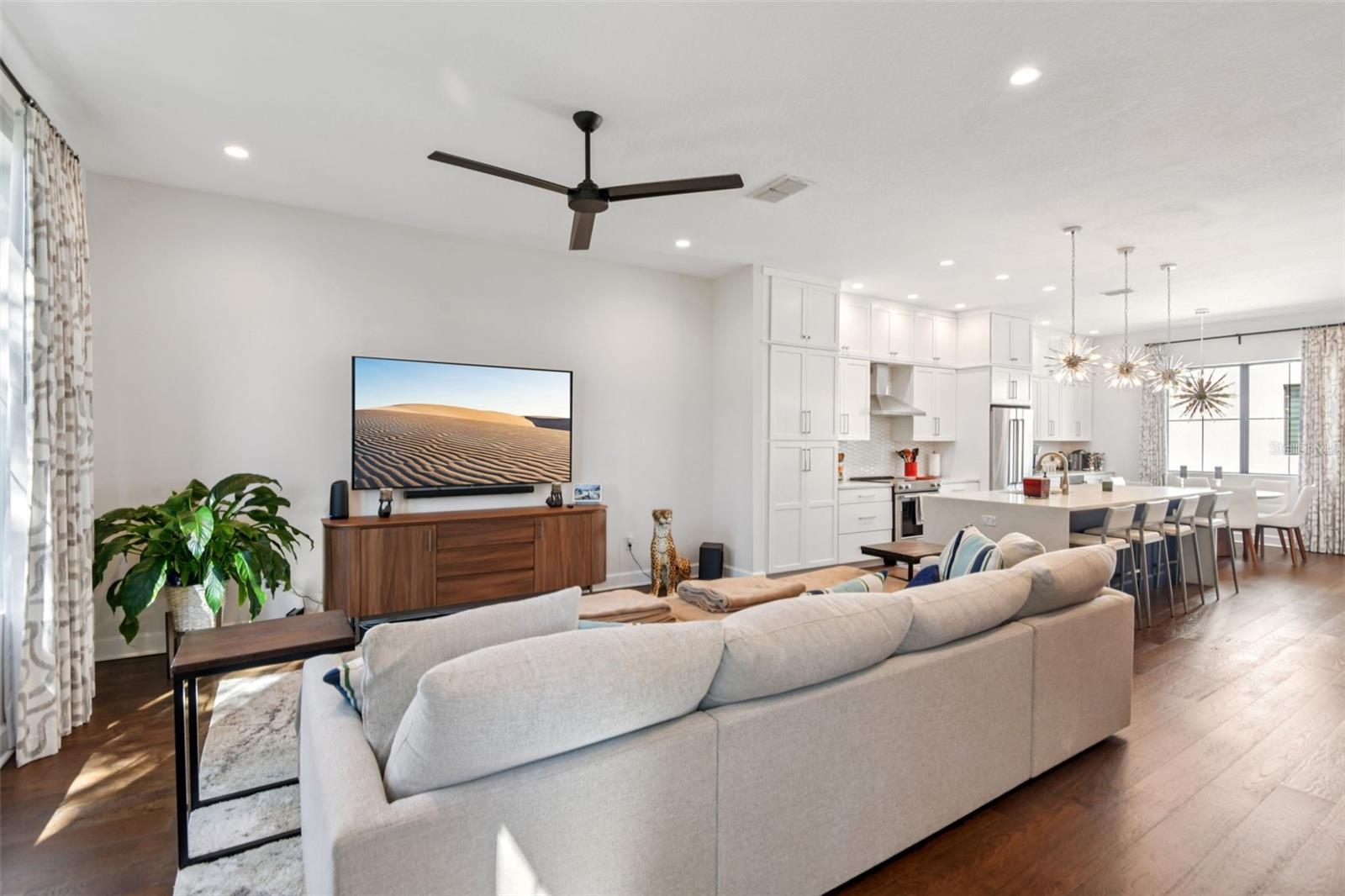 SHORE HOUSE TWNHMS UN 12 - Residential