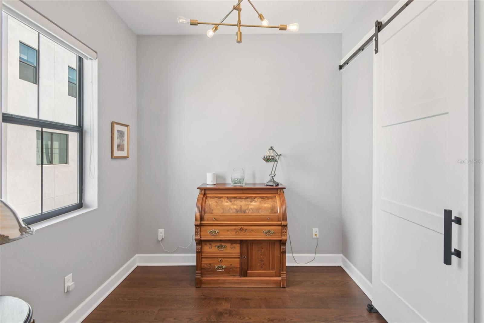 SHORE HOUSE TWNHMS UN 12 - Residential