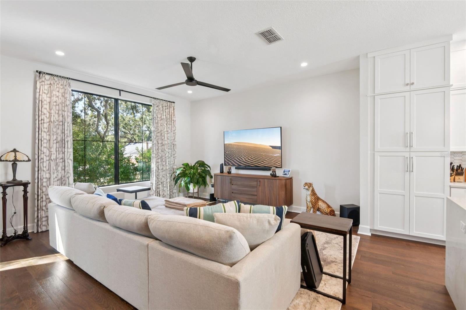 SHORE HOUSE TWNHMS UN 12 - Residential