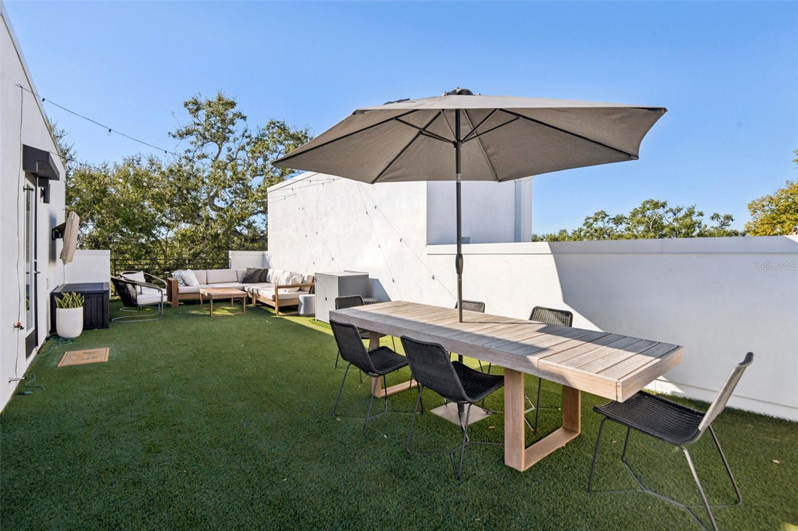 SHORE HOUSE TWNHMS UN 12 - Residential