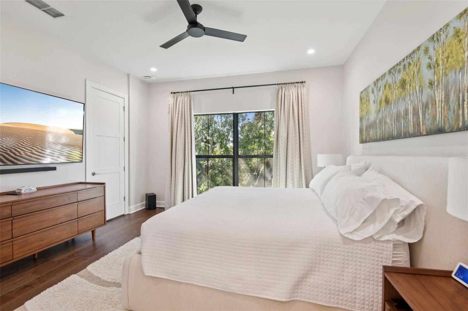 SHORE HOUSE TWNHMS UN 12 - Residential