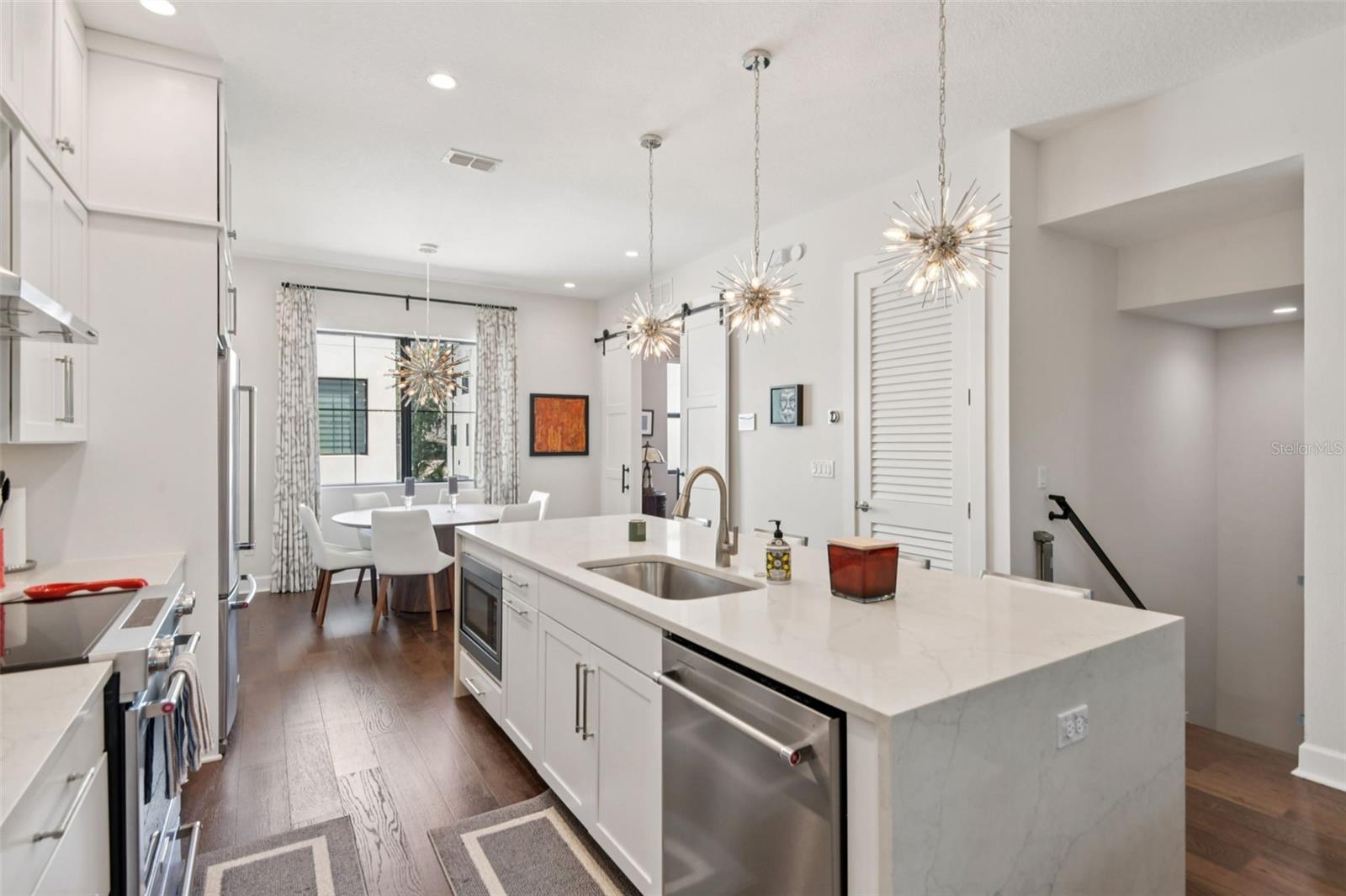 SHORE HOUSE TWNHMS UN 12 - Residential