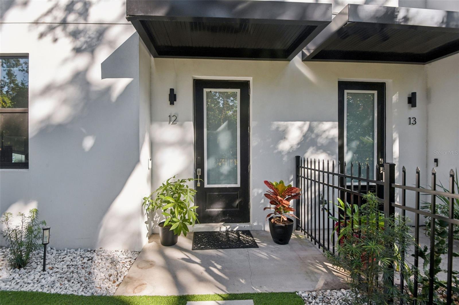 SHORE HOUSE TWNHMS UN 12 - Residential