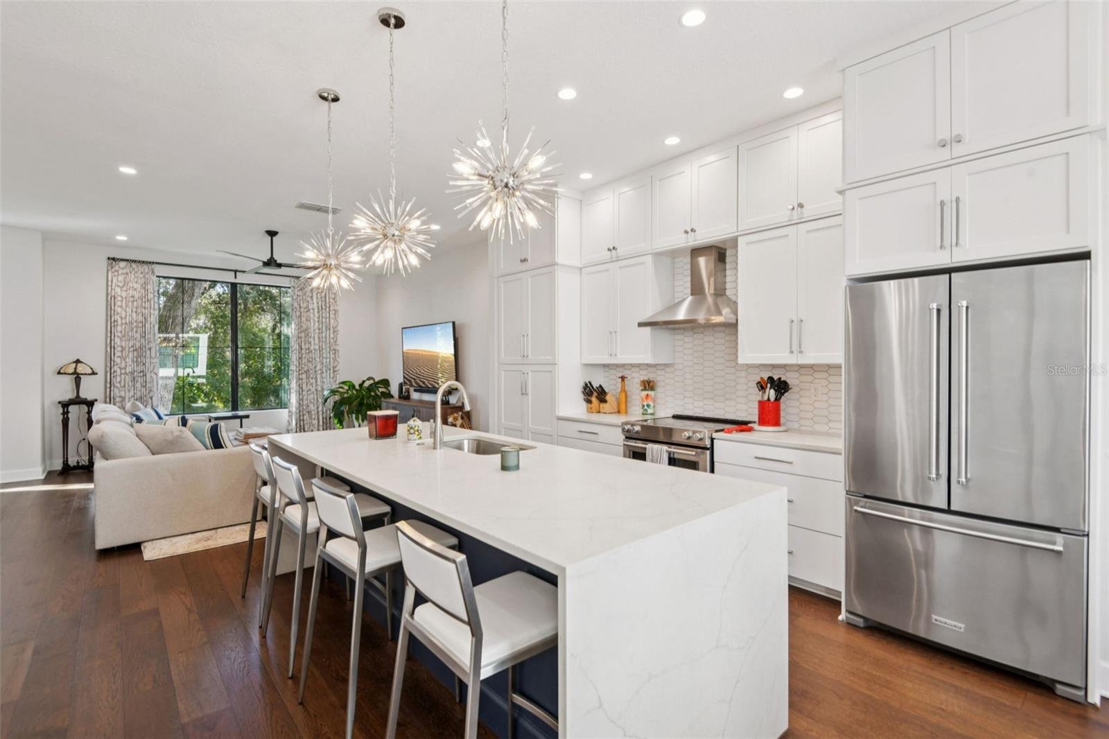 SHORE HOUSE TWNHMS UN 12 - Residential