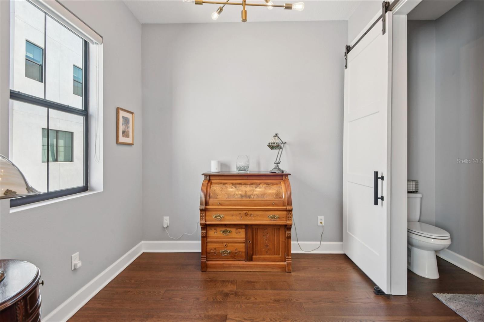 SHORE HOUSE TWNHMS UN 12 - Residential