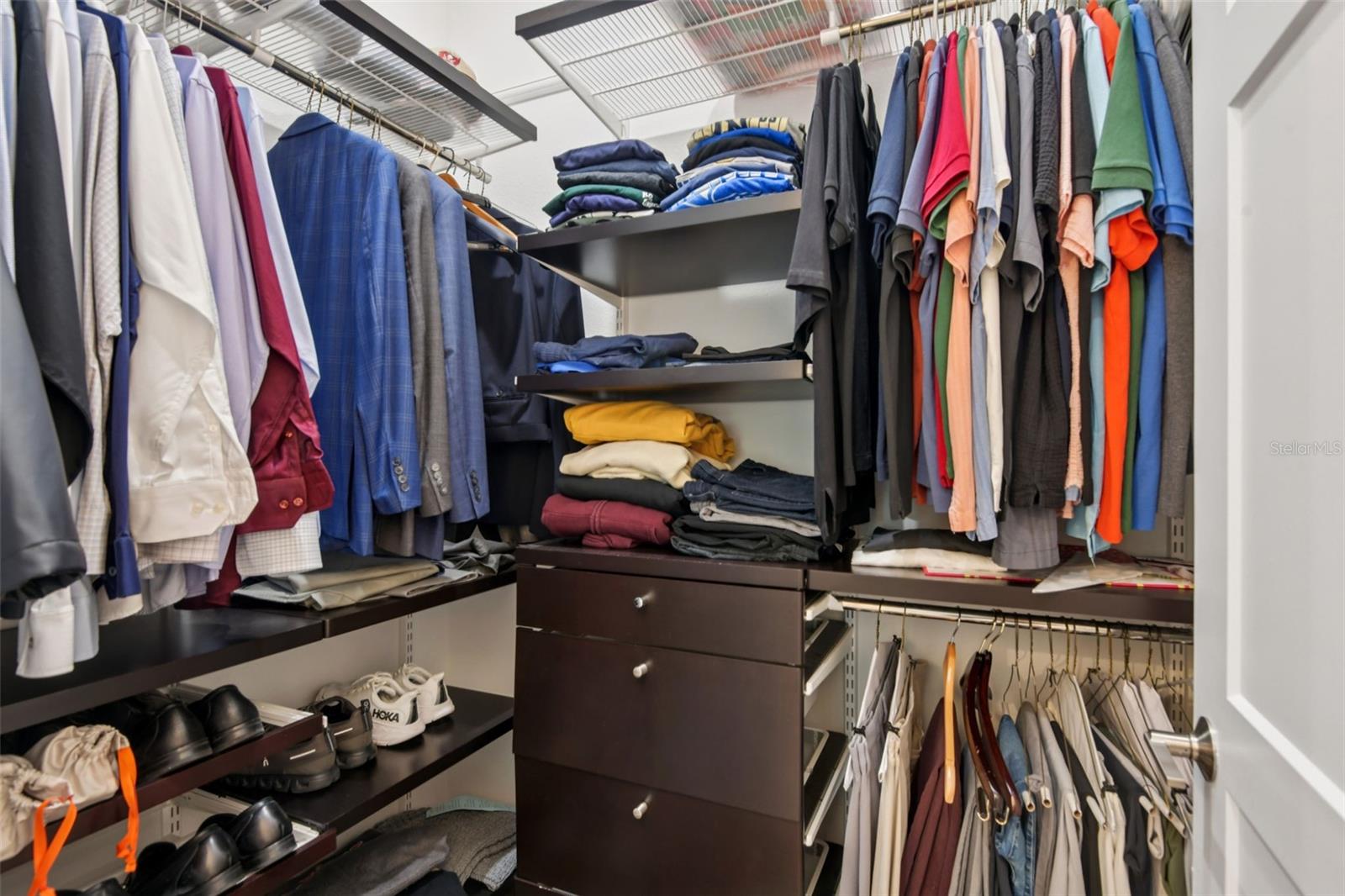 SHORE HOUSE TWNHMS UN 12 - Residential