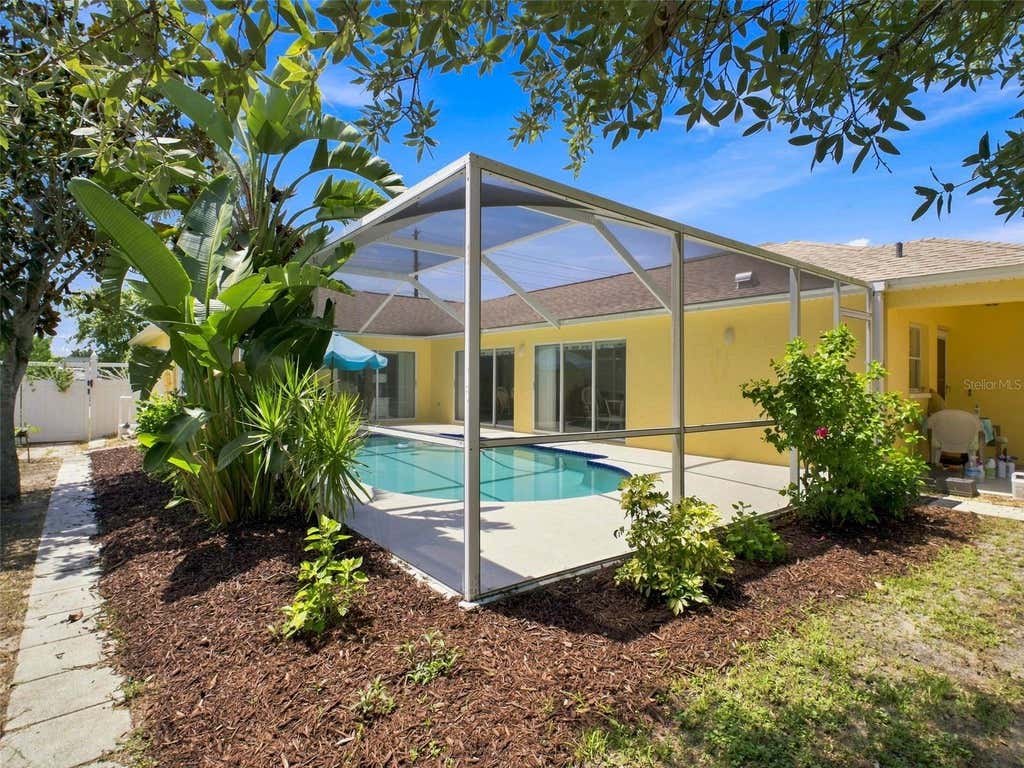 Photo of 608 N Florida Avenue, Tarpon Springs, FL 34689 (MLS # TB8535842)