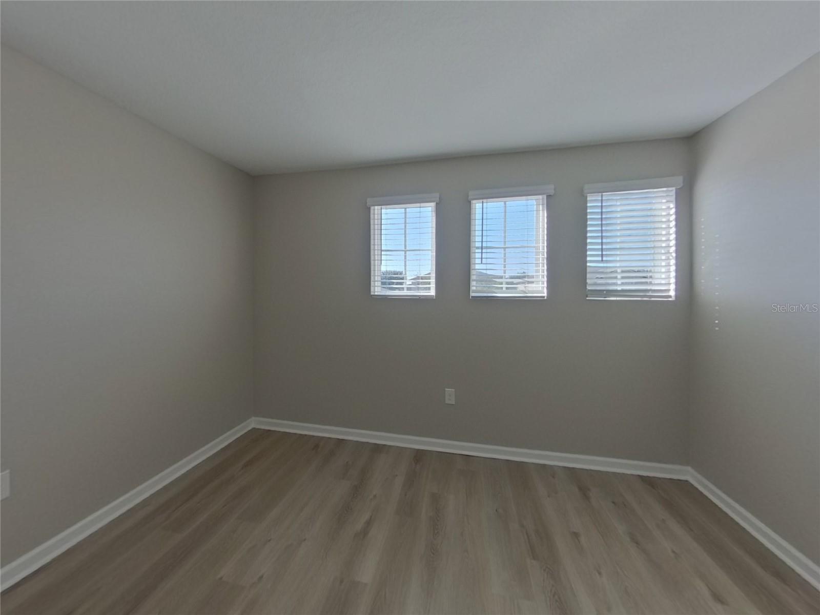 GROVELAND PRESERVE AT SUNRISE PH 01 - Residential Lease