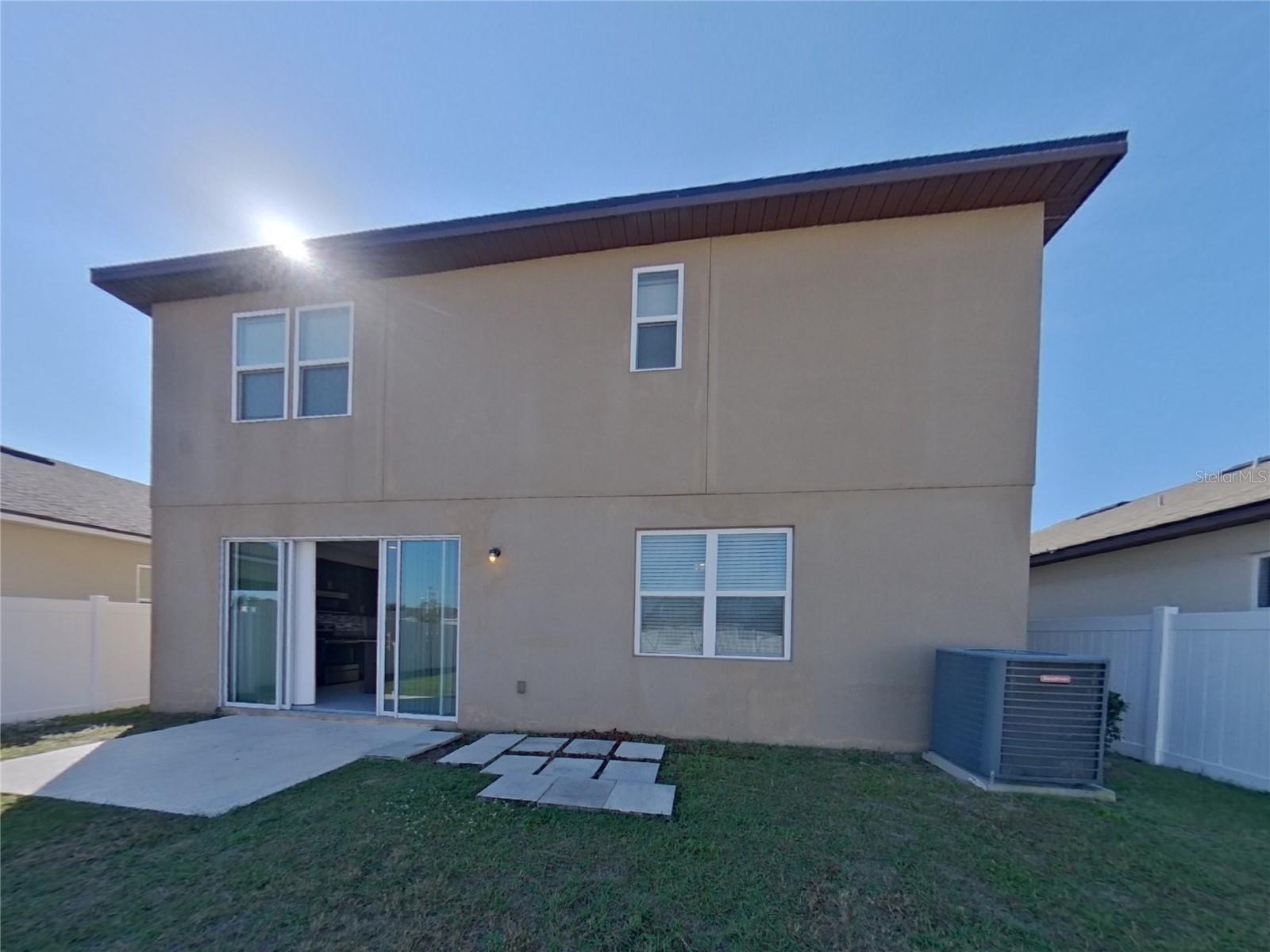 GROVELAND PRESERVE AT SUNRISE PH 01 - Residential Lease