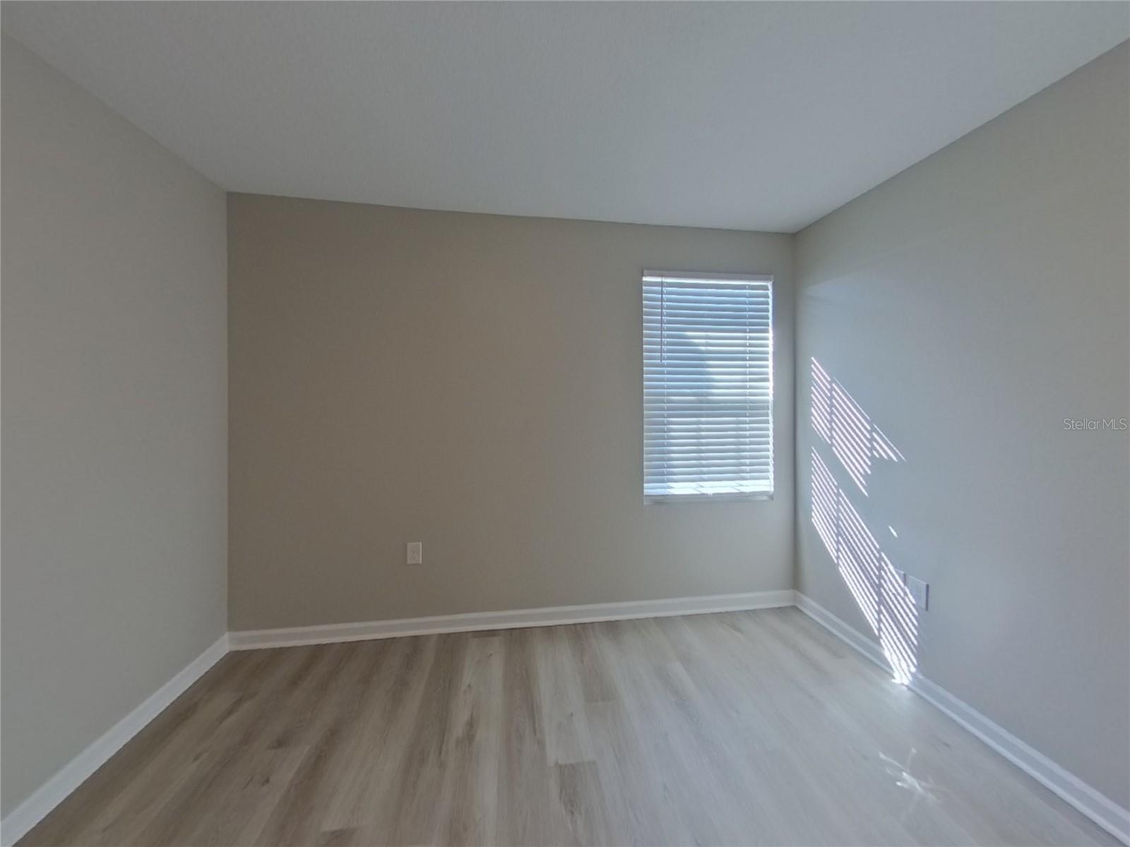 GROVELAND PRESERVE AT SUNRISE PH 01 - Residential Lease