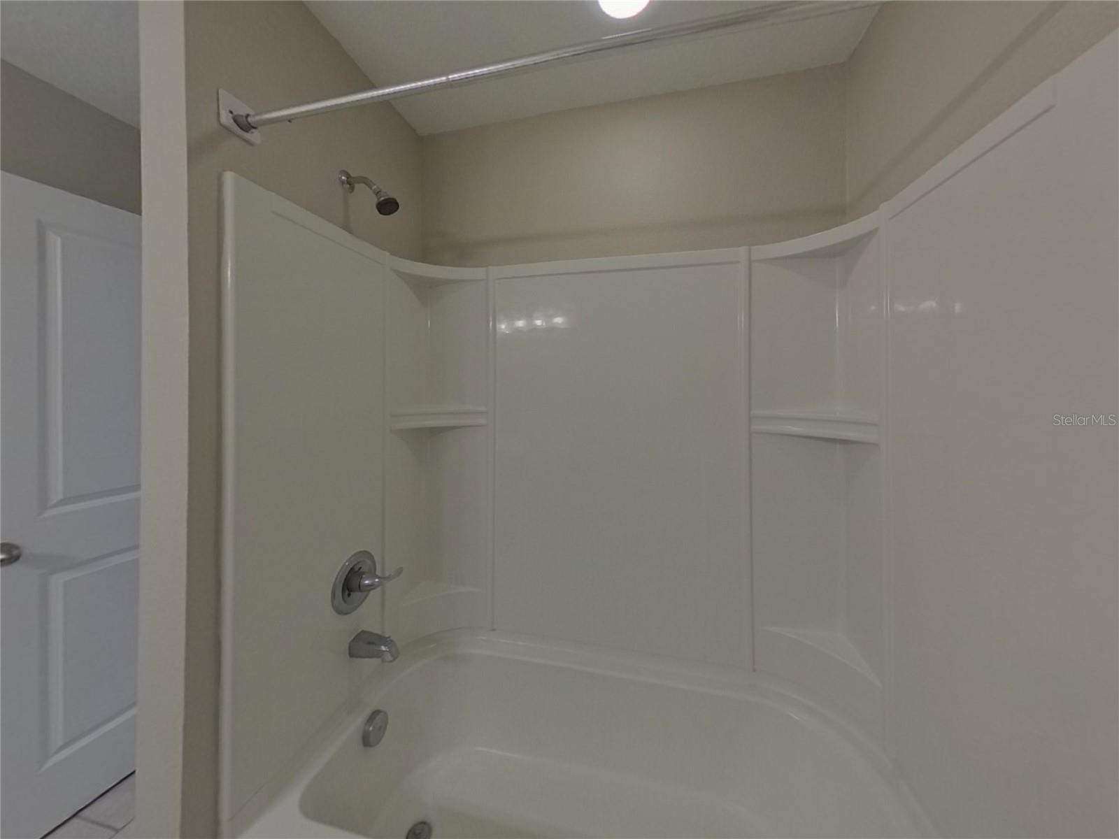 GROVELAND PRESERVE AT SUNRISE PH 01 - Residential Lease