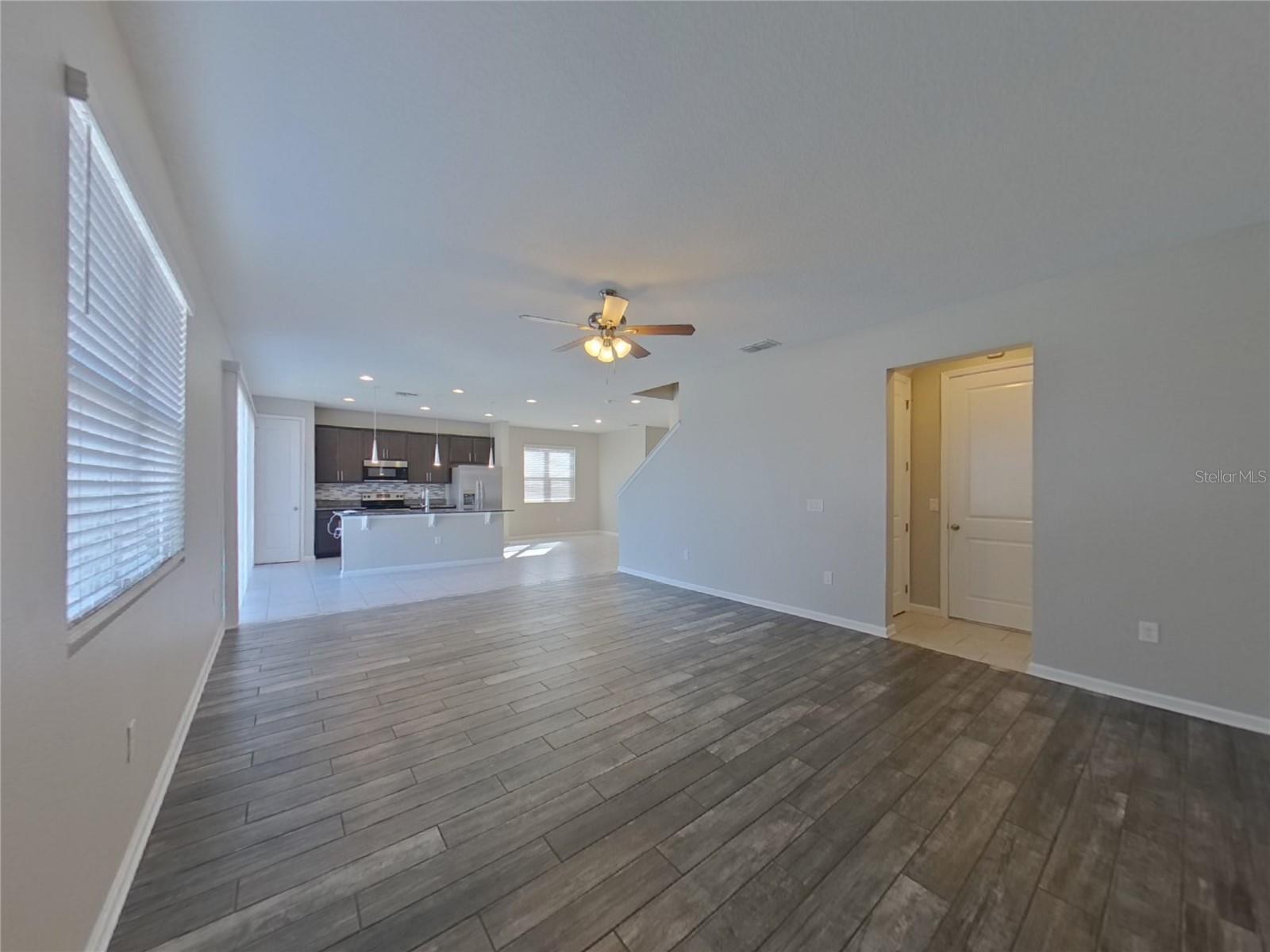 GROVELAND PRESERVE AT SUNRISE PH 01 - Residential Lease