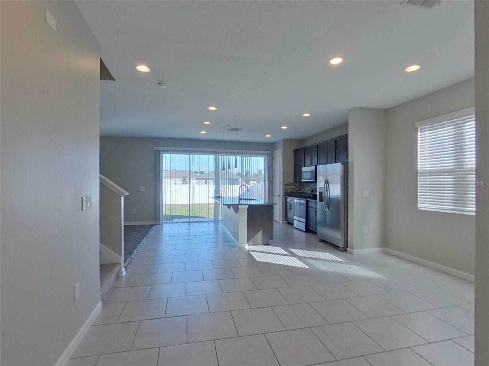 GROVELAND PRESERVE AT SUNRISE PH 01 - Residential Lease