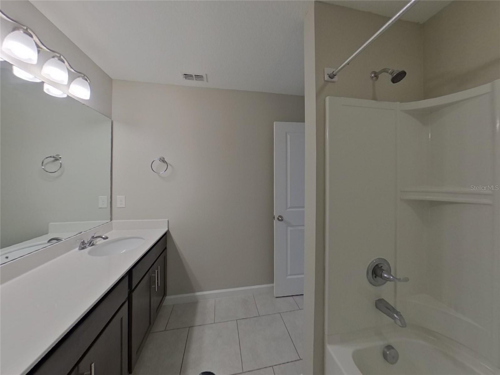 GROVELAND PRESERVE AT SUNRISE PH 01 - Residential Lease