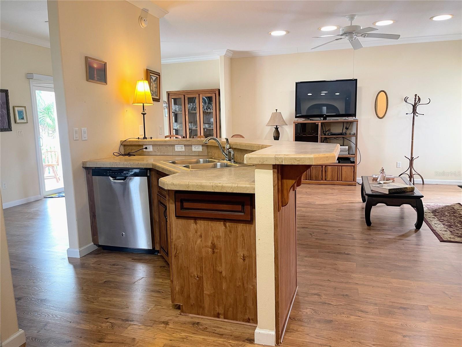 COUNTRY CLUB ESTATES - Residential