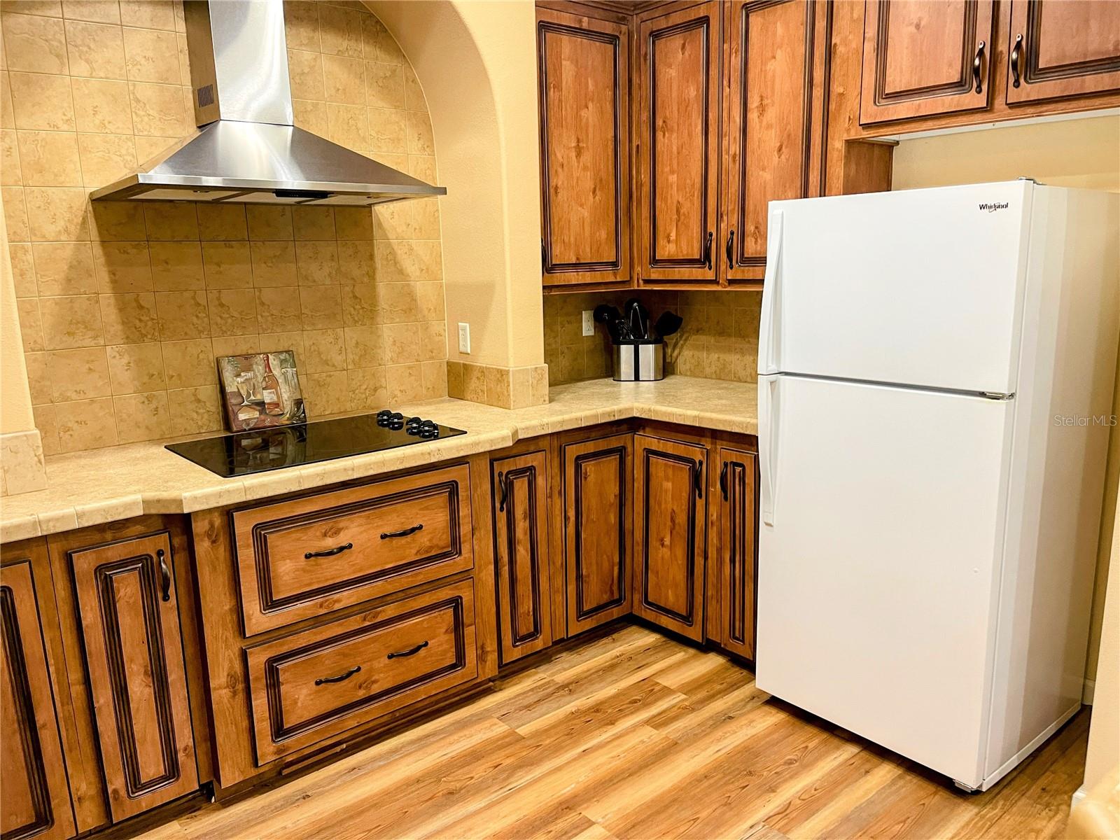 COUNTRY CLUB ESTATES - Residential