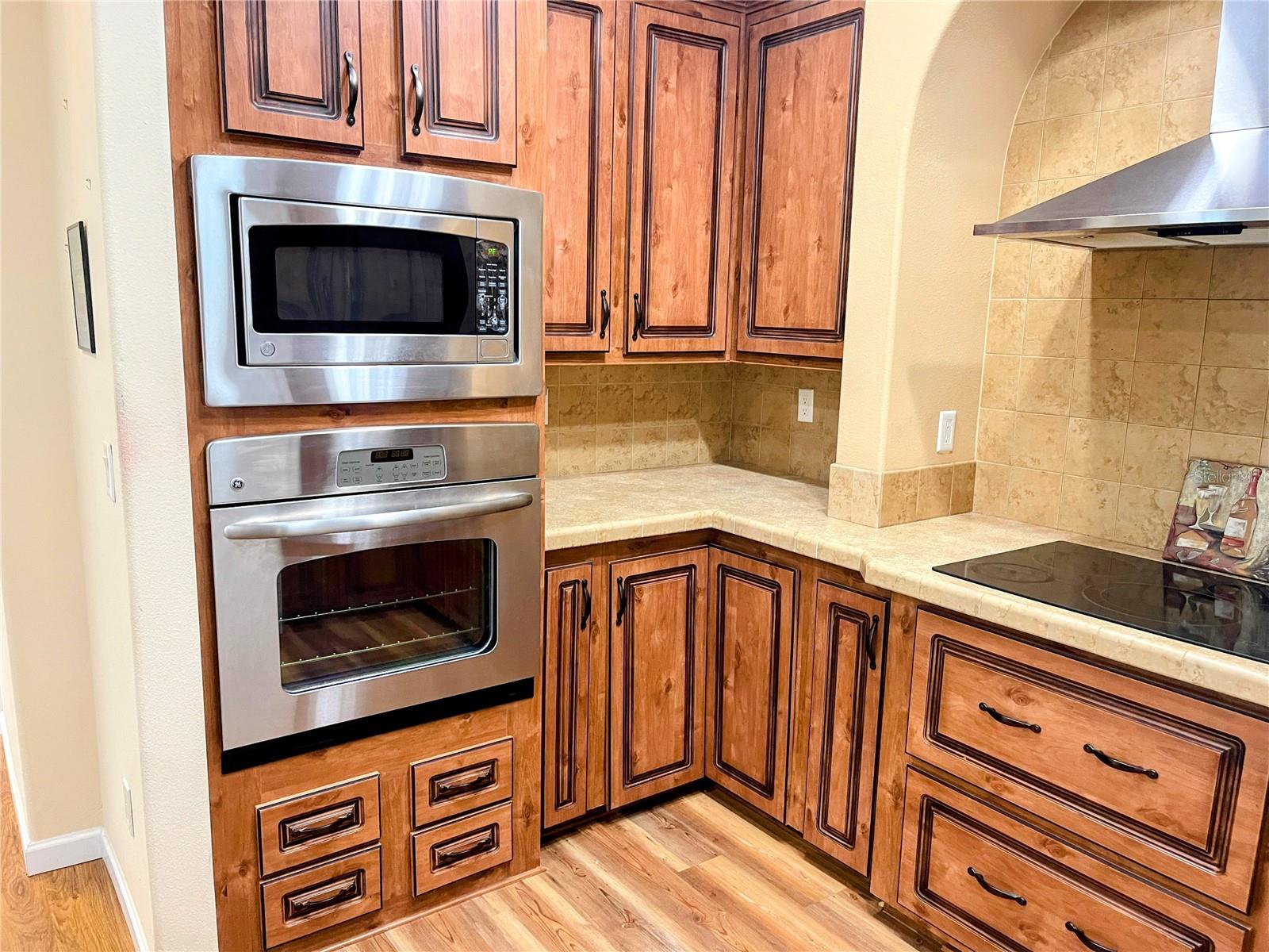 COUNTRY CLUB ESTATES - Residential