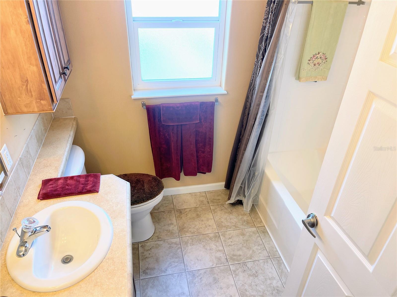 COUNTRY CLUB ESTATES - Residential