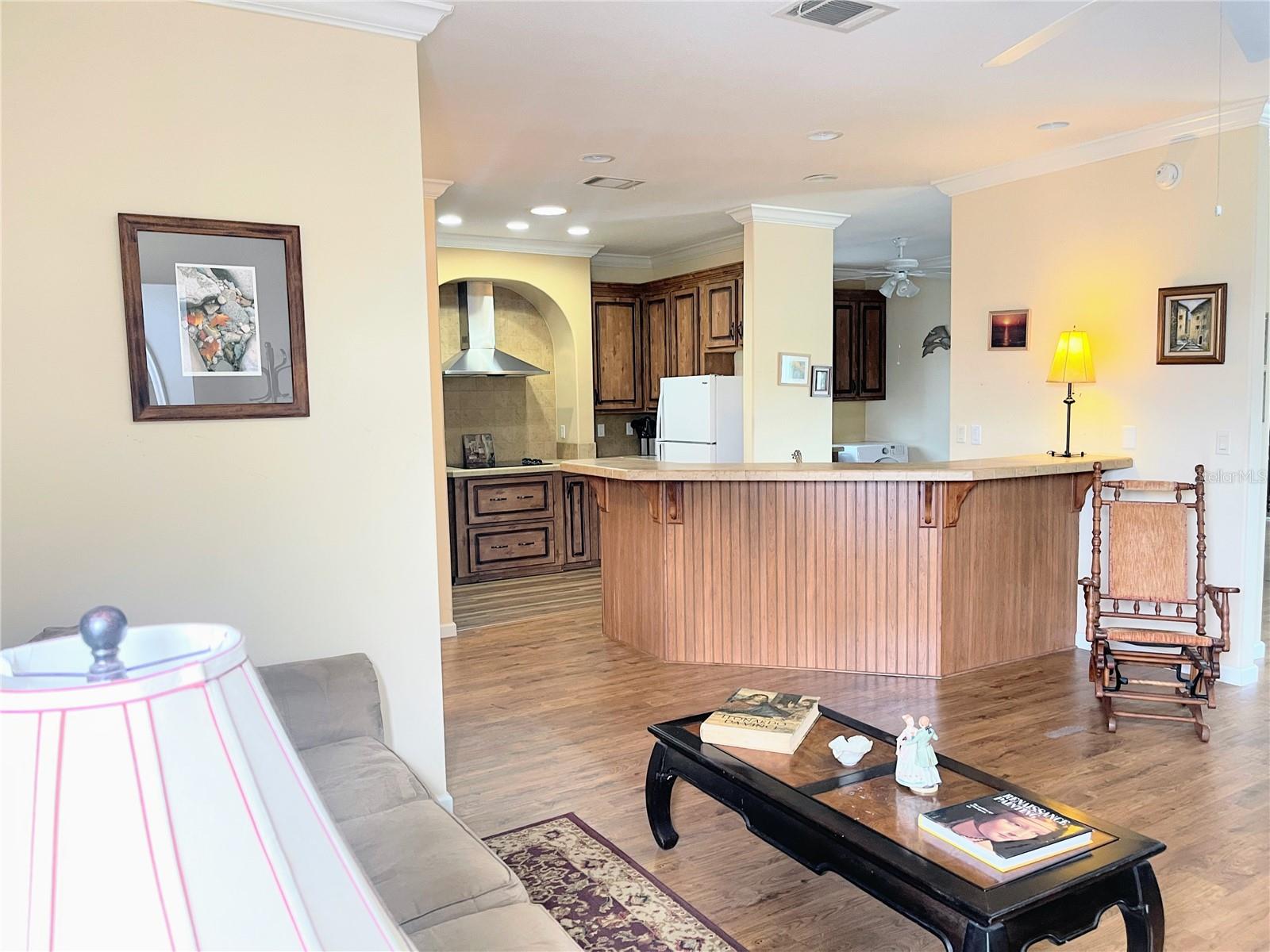 COUNTRY CLUB ESTATES - Residential