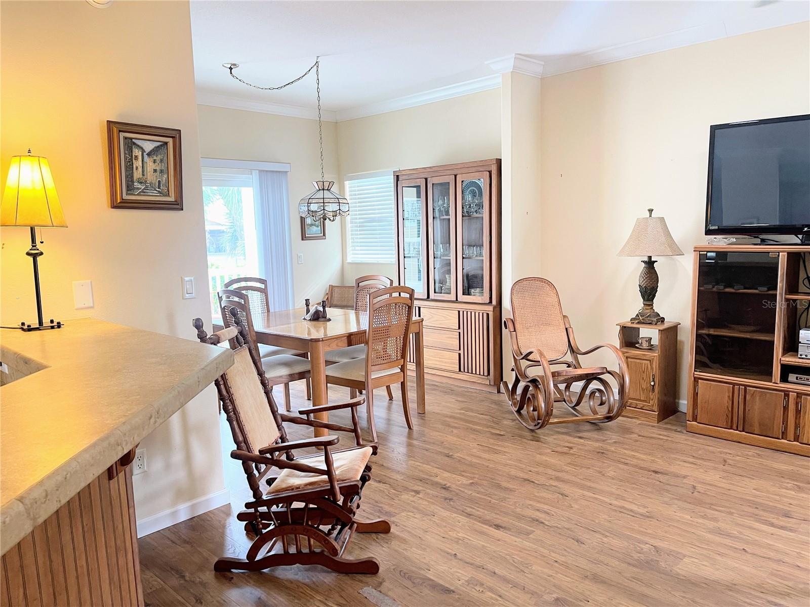 COUNTRY CLUB ESTATES - Residential