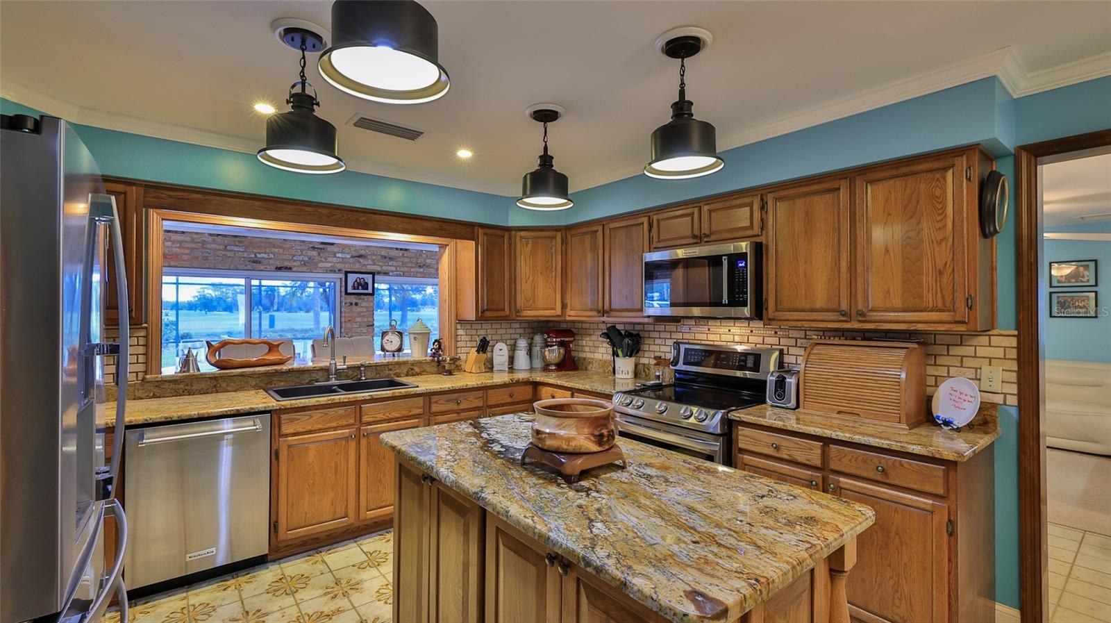 839 FAIRWAY DRIVE