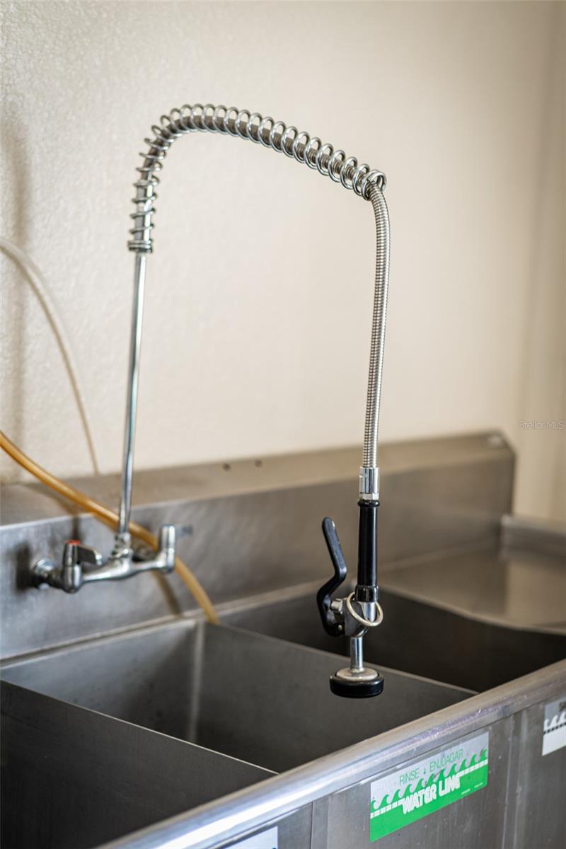 ACREAGE & UNREC - Commercial Sale