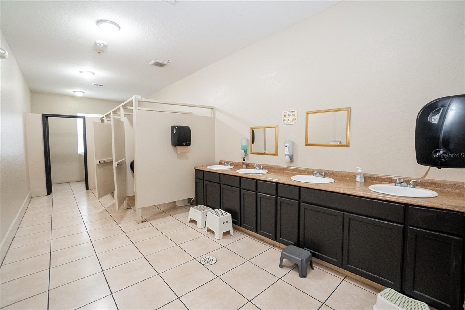 ACREAGE & UNREC - Commercial Sale