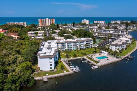 A home in LONGBOAT KEY