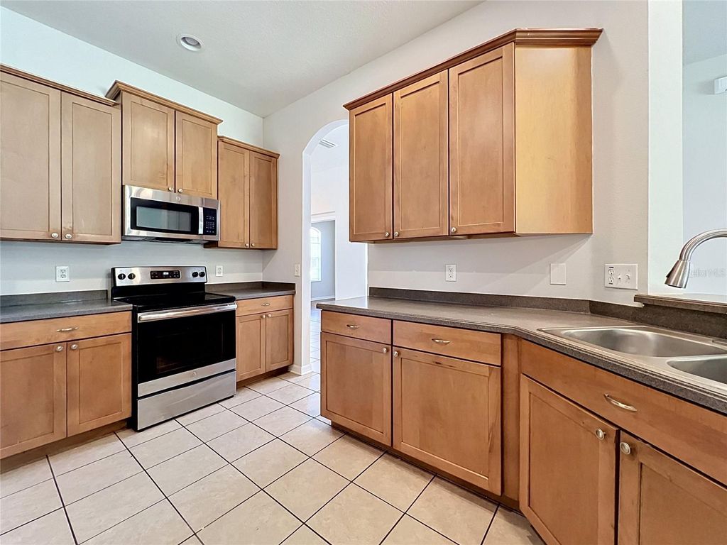 Photo of 16318 Bridgelawn Avenue, Lithia, FL 33547 (MLS # TB8439837)