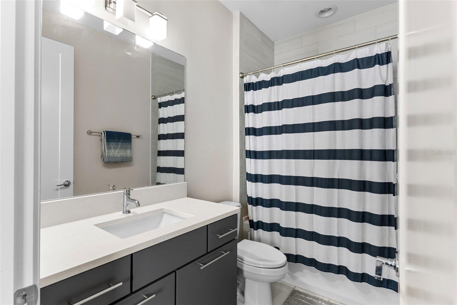 WESTSHORE VILLAGE TWNHMS - Residential