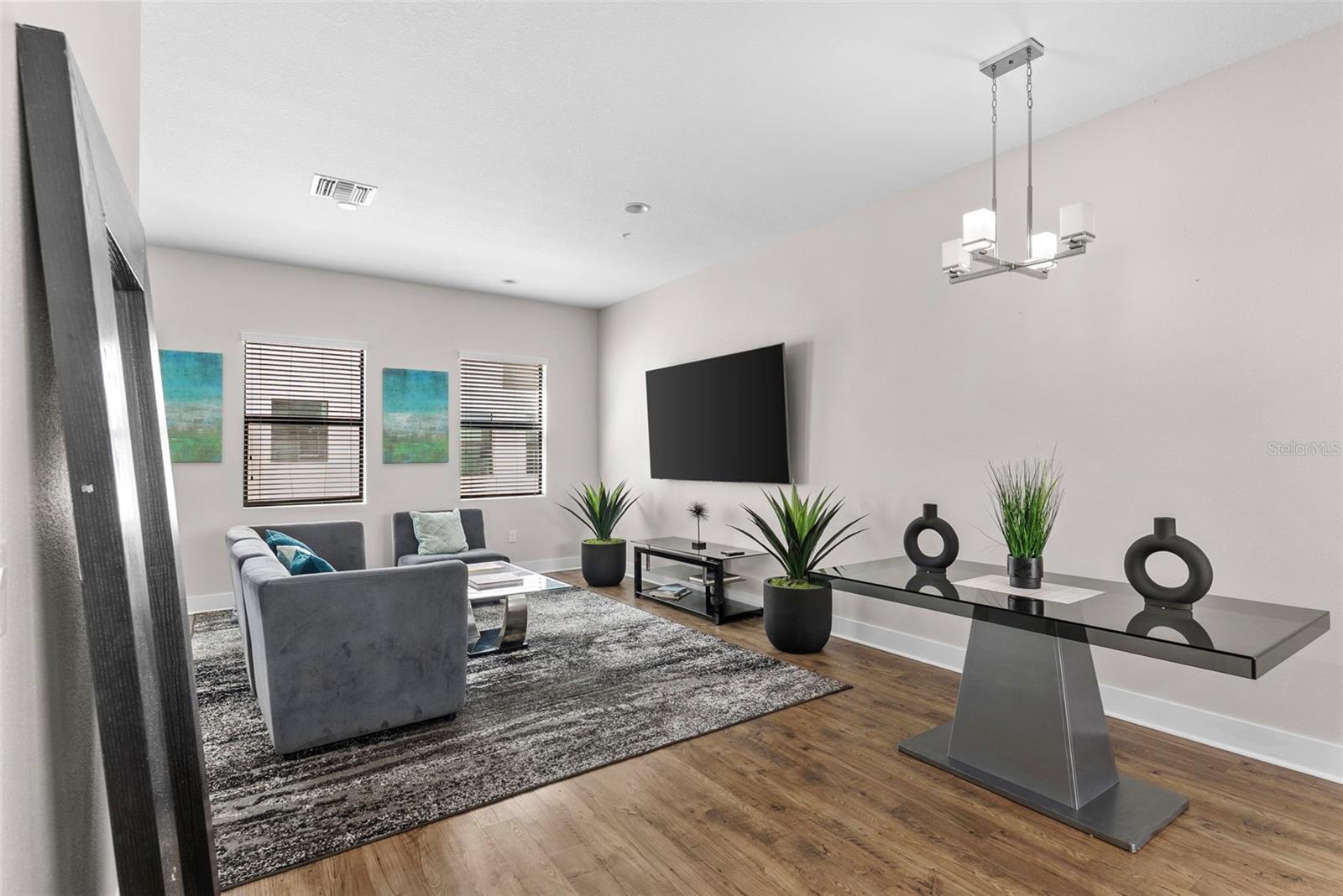WESTSHORE VILLAGE TWNHMS - Residential