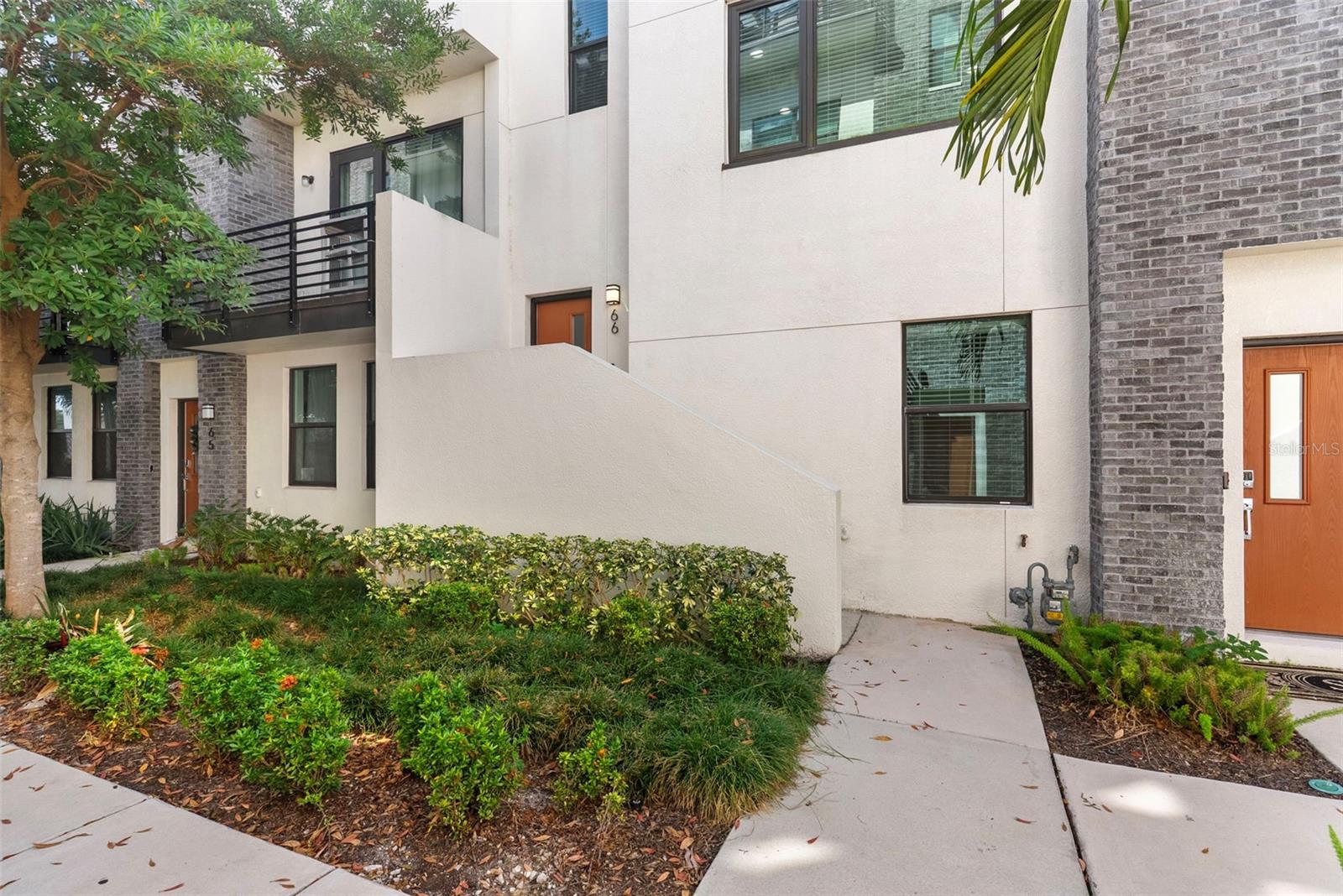 WESTSHORE VILLAGE TWNHMS - Residential