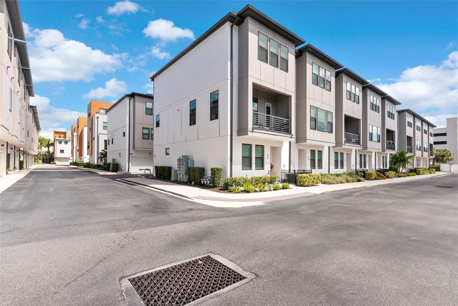 WESTSHORE VILLAGE TWNHMS - Residential