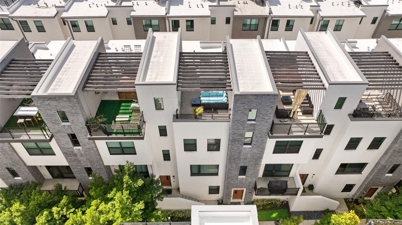 WESTSHORE VILLAGE TWNHMS - Residential