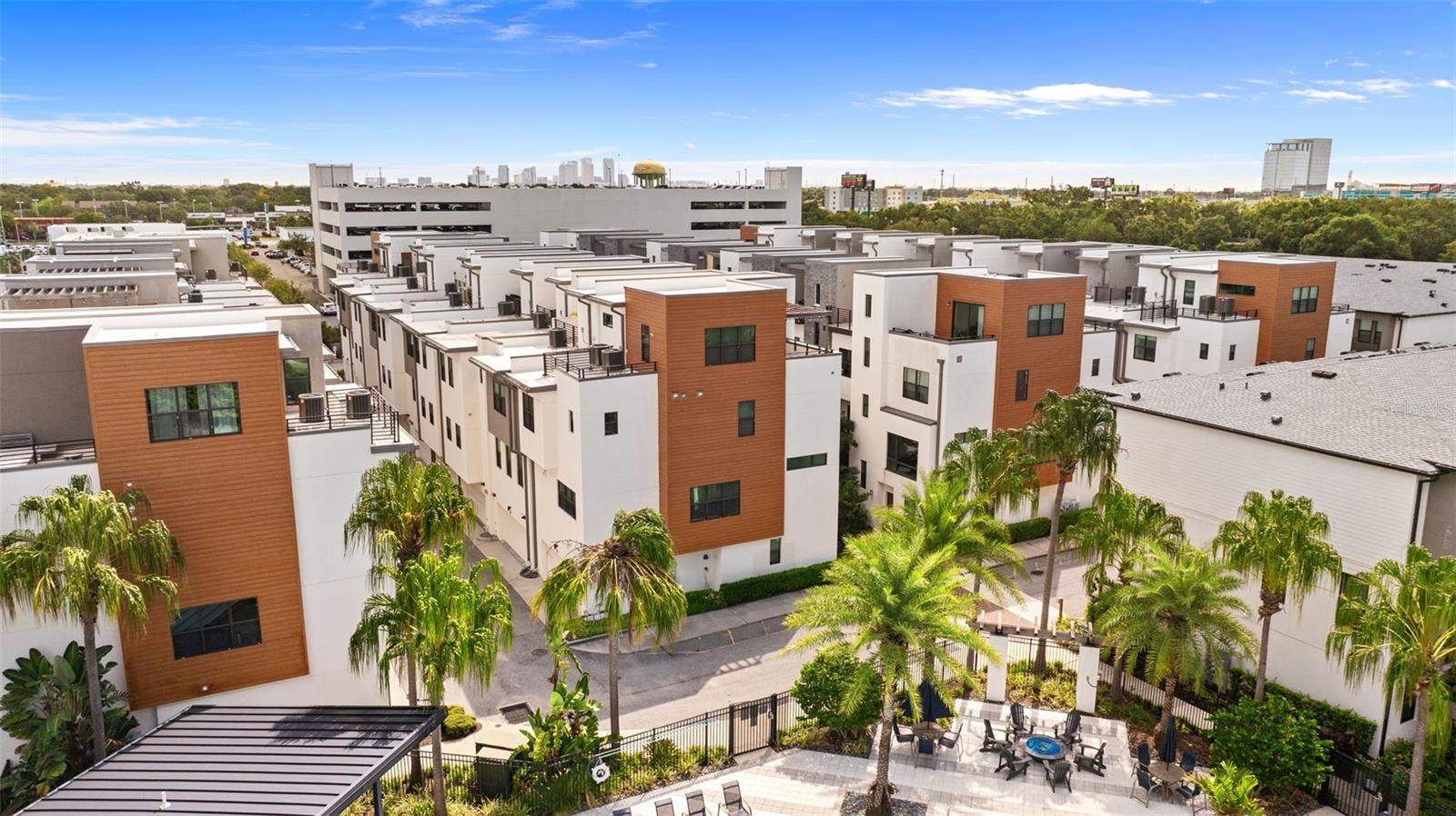 WESTSHORE VILLAGE TWNHMS - Residential