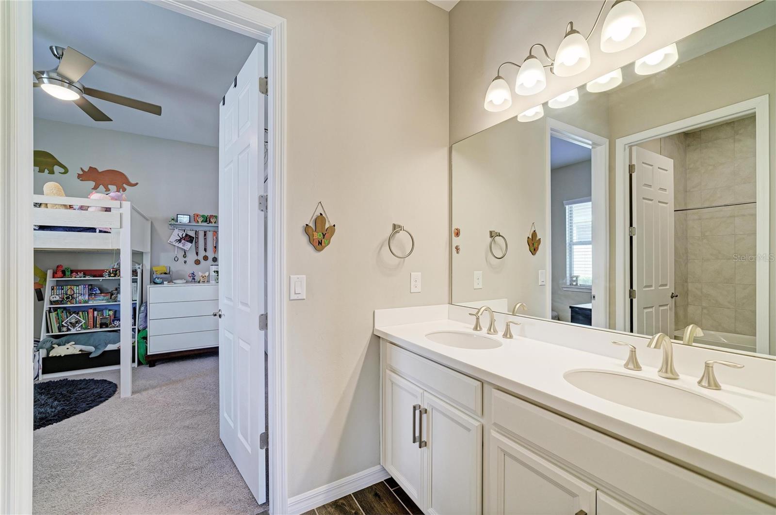 TOSCANA ISLES - Residential