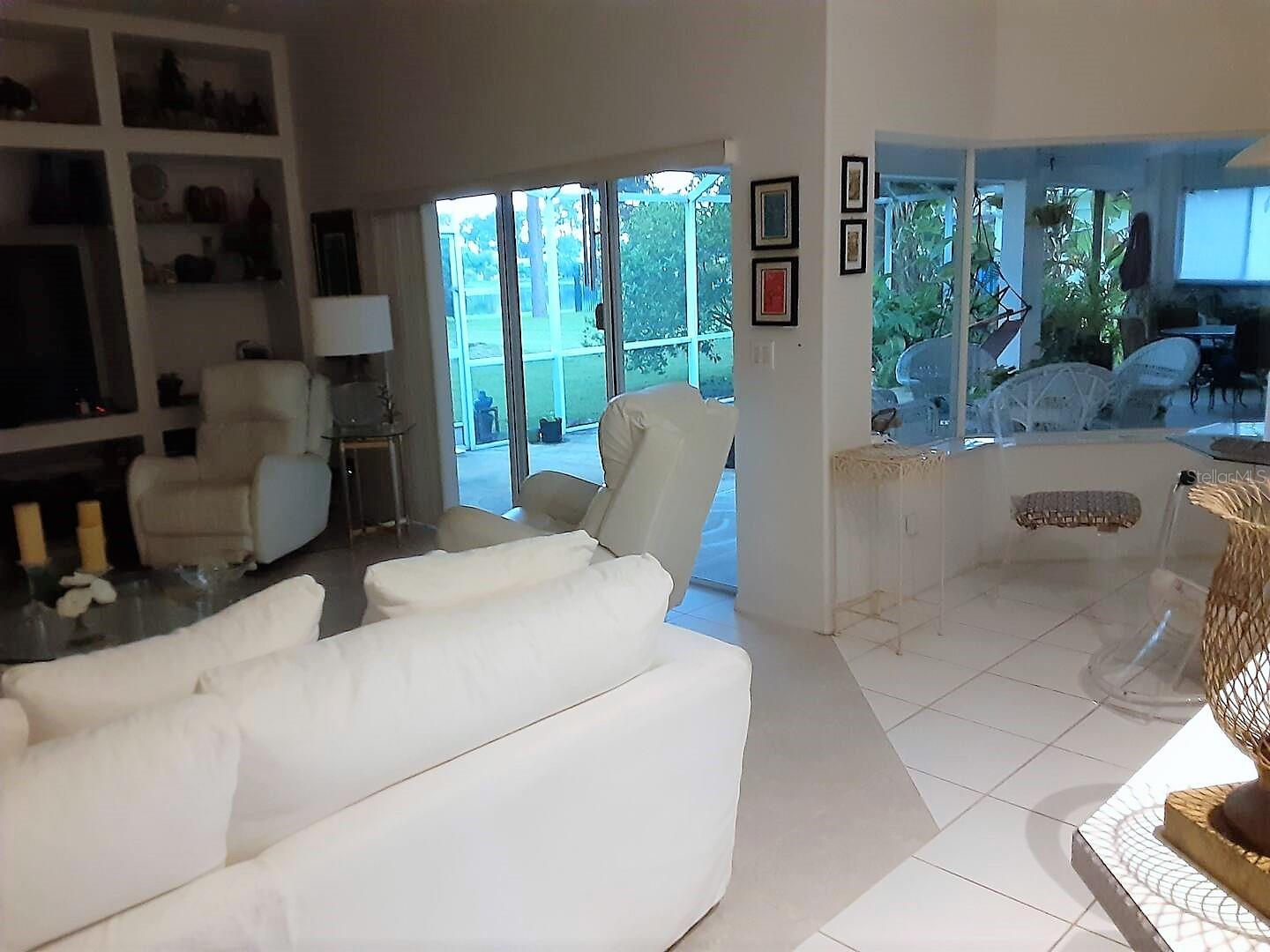 CARRIAGE GATE SUB - Residential Lease