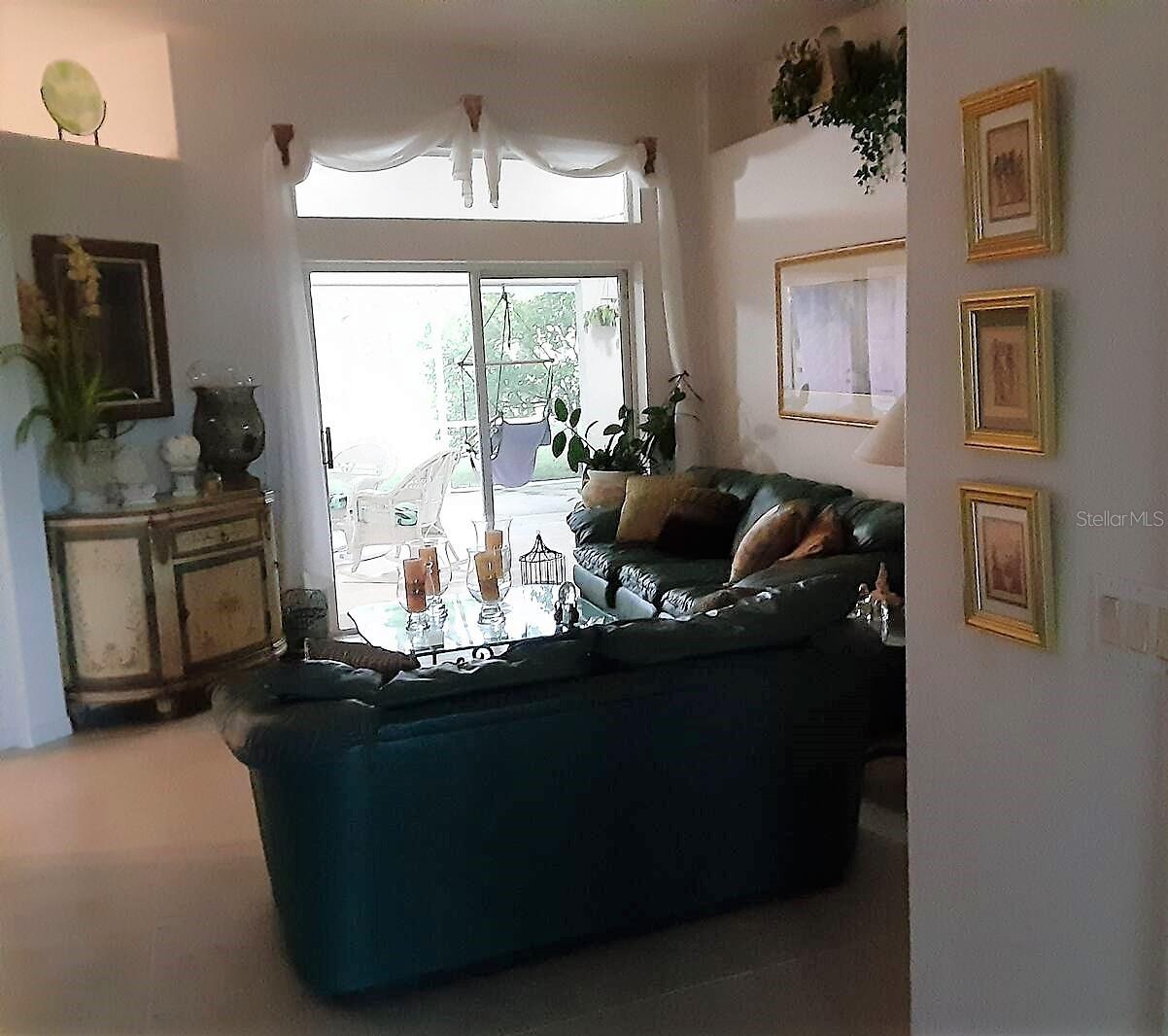 CARRIAGE GATE SUB - Residential Lease