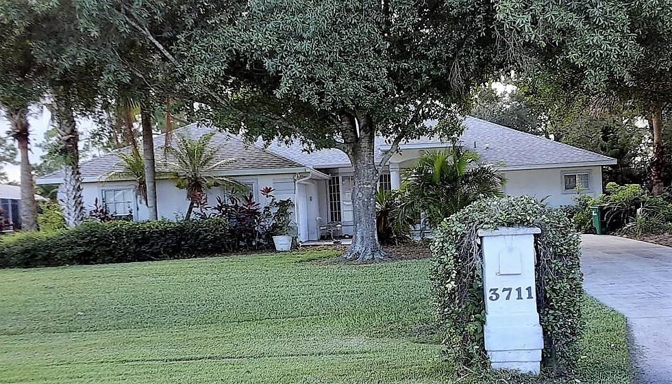 CARRIAGE GATE SUB - Residential Lease