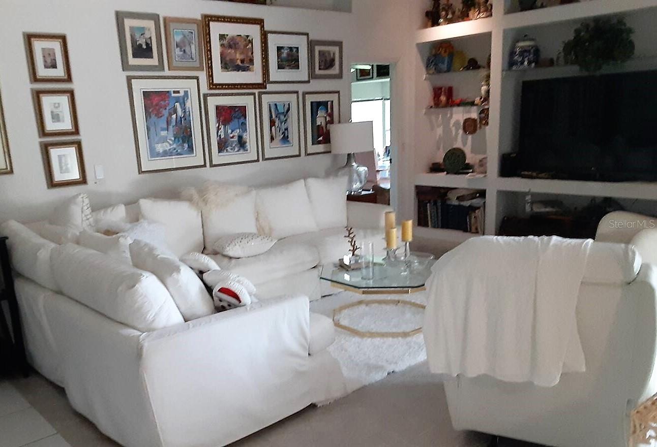 CARRIAGE GATE SUB - Residential Lease