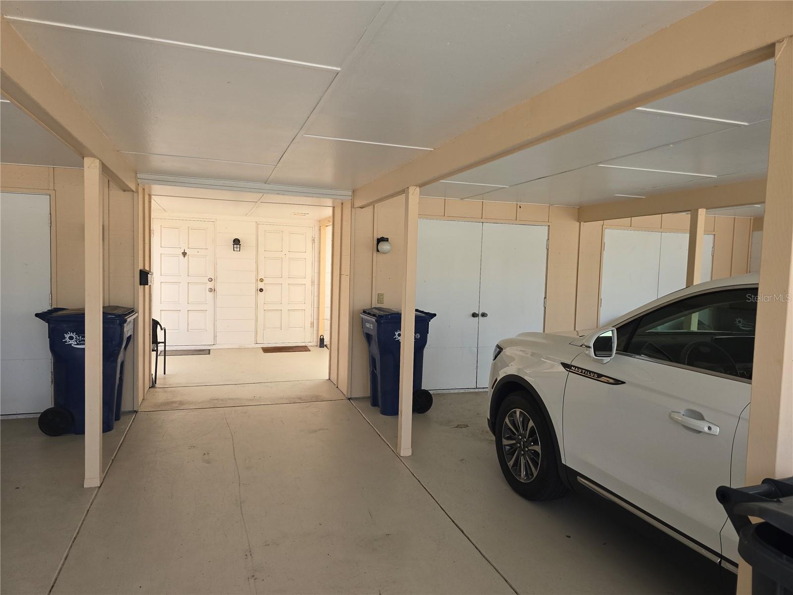 5064 LIVE OAK CIR 5064