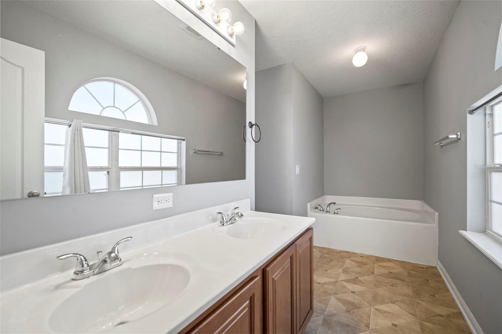 VENETIAN AT BAY PARK - Residential