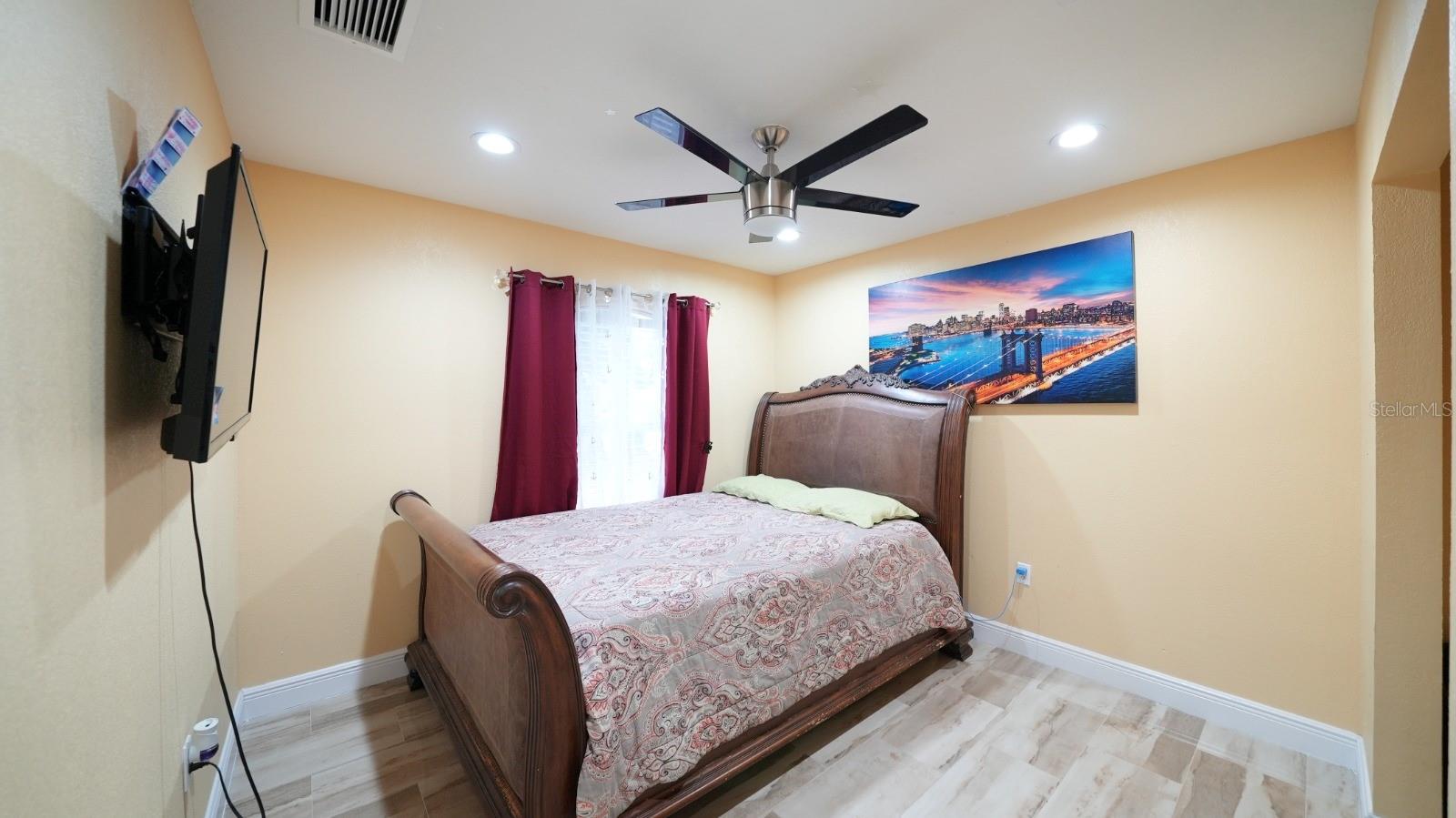 EDGEWOOD - Residential Lease