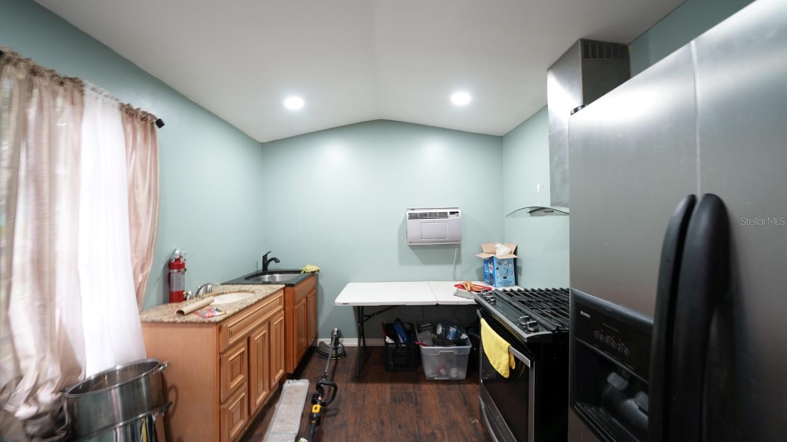 EDGEWOOD - Residential Lease